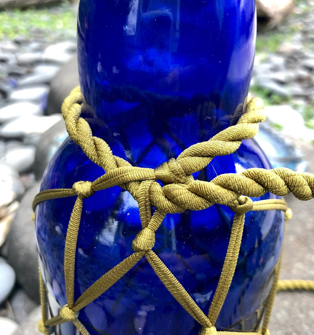 String Boottele String Bottle Holder ~ BackPack w/Tassel – Blue Bottle Love
